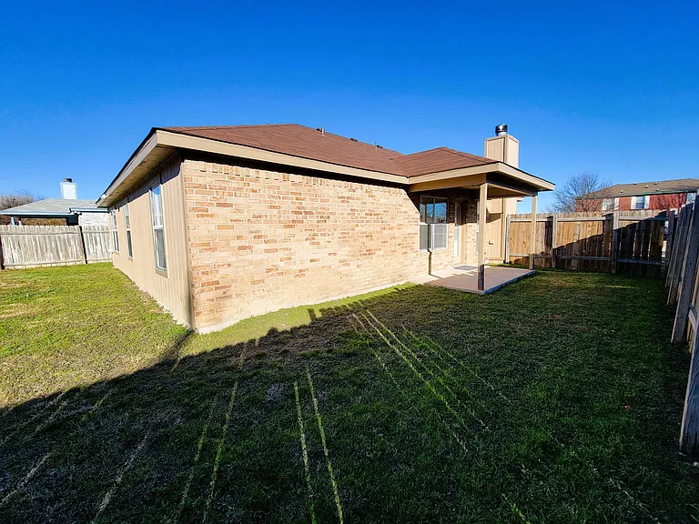 2303 Rainforest Ln — Photo 17