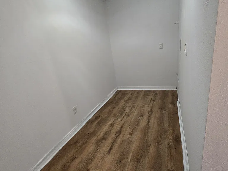 461 7th Pl — Photo 12