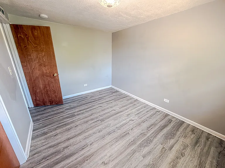 1921 Hugur Ave — Photo 6