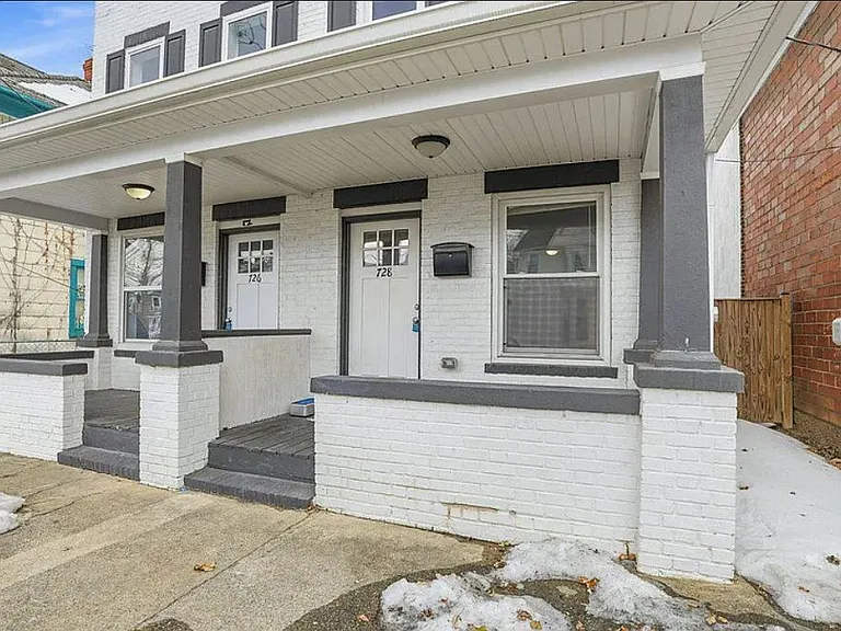 728 N Queen St — Photo 1