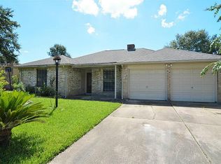 5113 Meadow Place Dr, La Porte, TX 77571