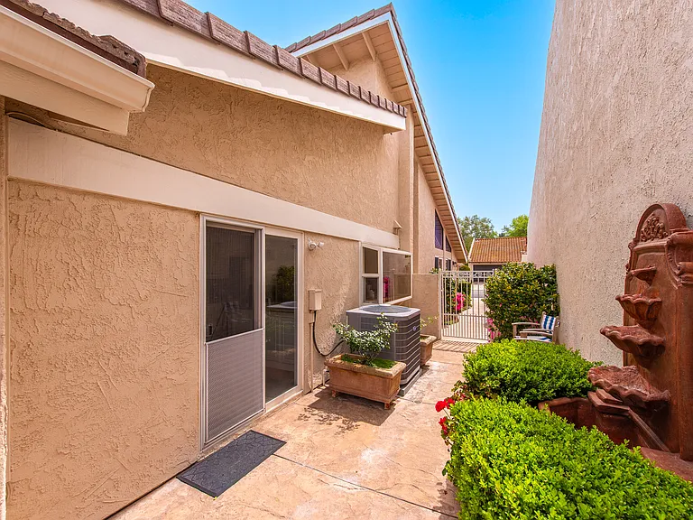 2379 Leeward Cir — Photo 47