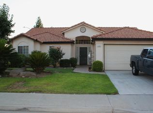 369 Claremont Ave, Sanger, CA 93657