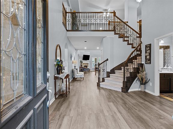 3rd image of 4224 Walnut Bend Dr