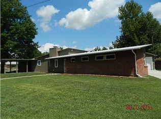 8 Easy St, Winfield, KS 67156