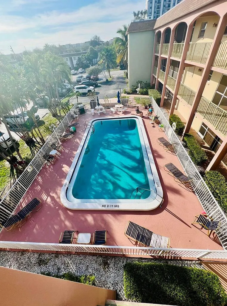 1 bed, 1.0 bath, 940 sqft, $1,500 — Photo 2