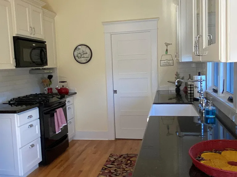 347 S Mount Vernon Ave — Photo 17