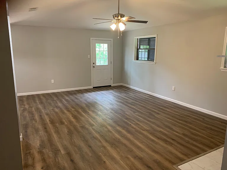 7483 Pennhill Dr — Photo 3