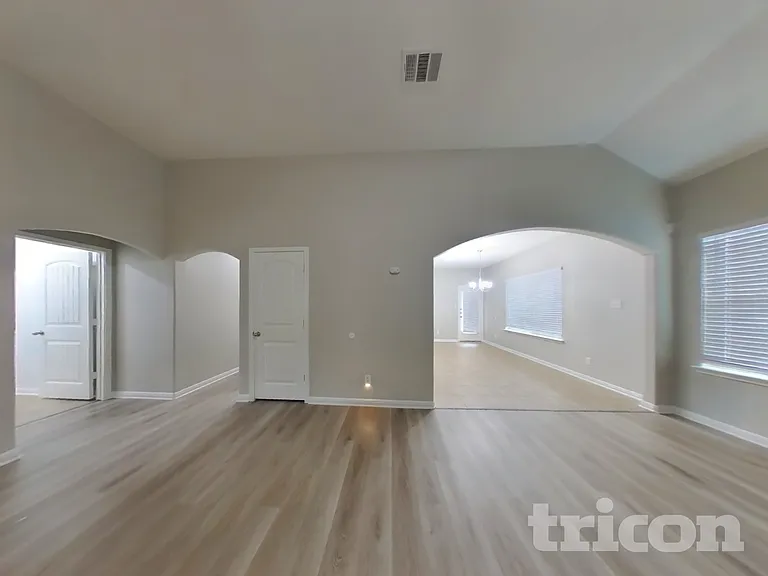 2832 Mistywood Ln — Photo 4