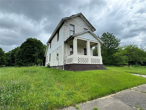 2nd image of 1712 Oakland Ave