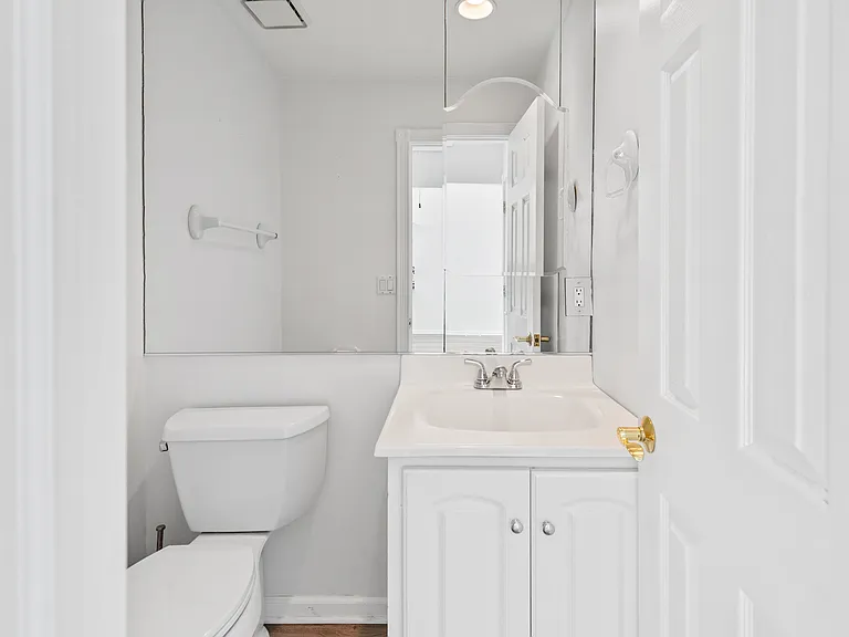 220 Montauk Hwy #22 — Photo 14