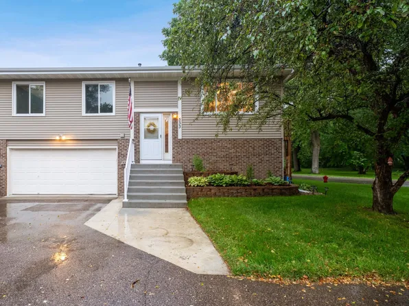 533 Ravoux Rd, Chaska, MN 55318