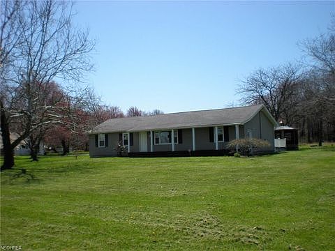 Seamless siding, newer roof