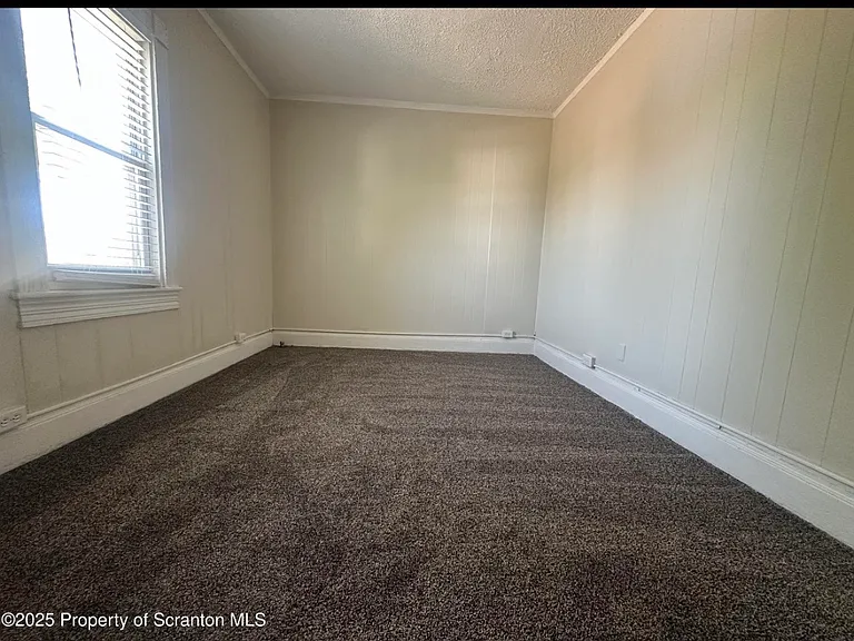 821 Maple St — Photo 11