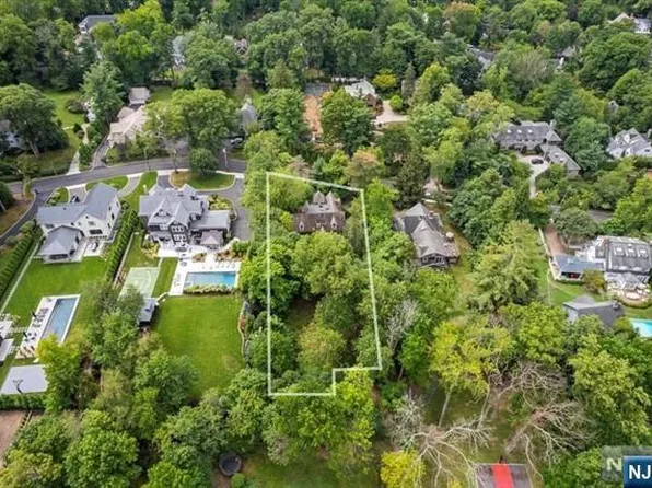 221 Cedar St, Englewood, NJ 07631