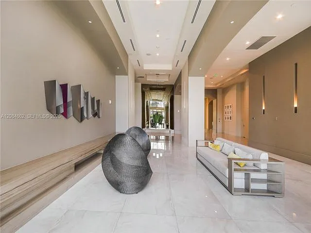 3 bed, 3.5 bath, $11,000 — Photo 4