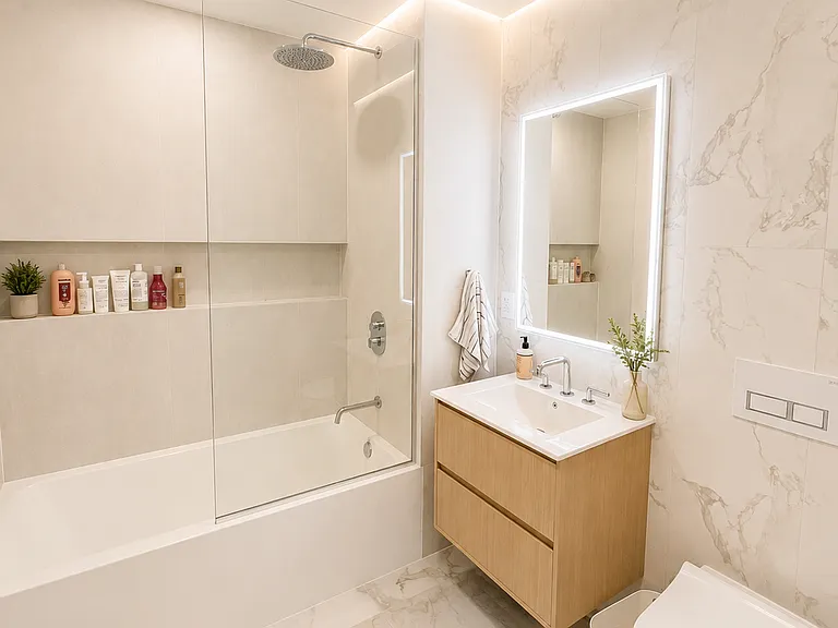 359 W 48th St #505 — Photo 7