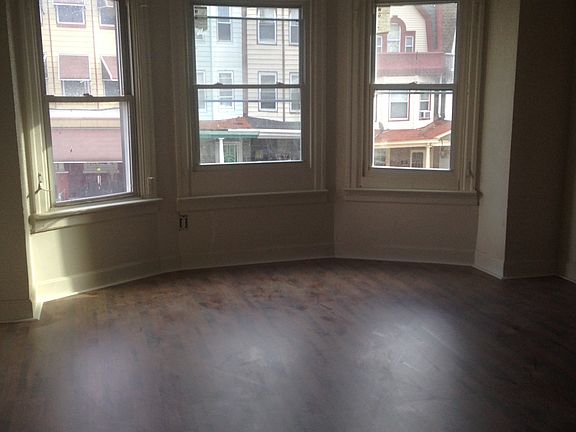 3rd image of 17 W Rockland Street # Fl 2nd