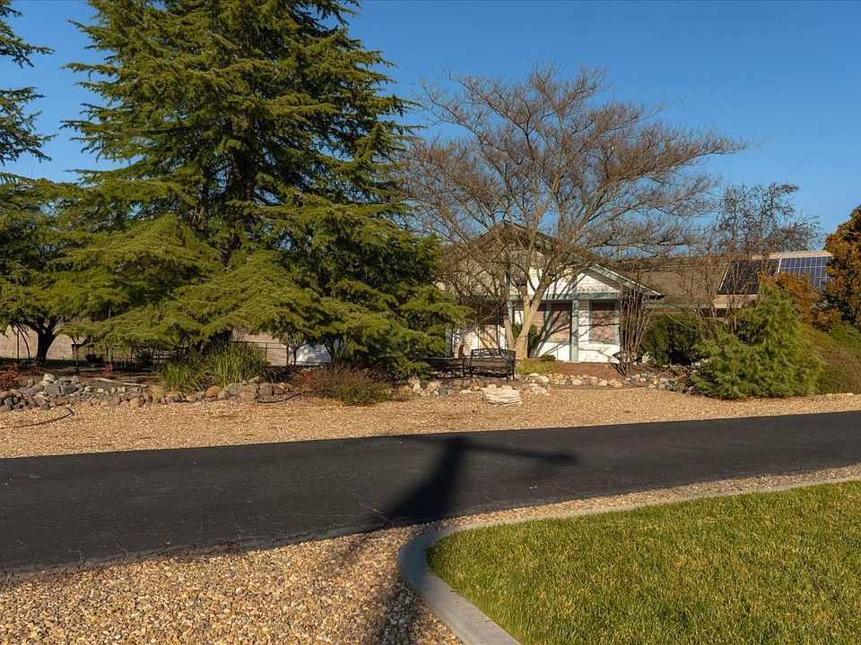 1st image of 1385 Saddleback Dr