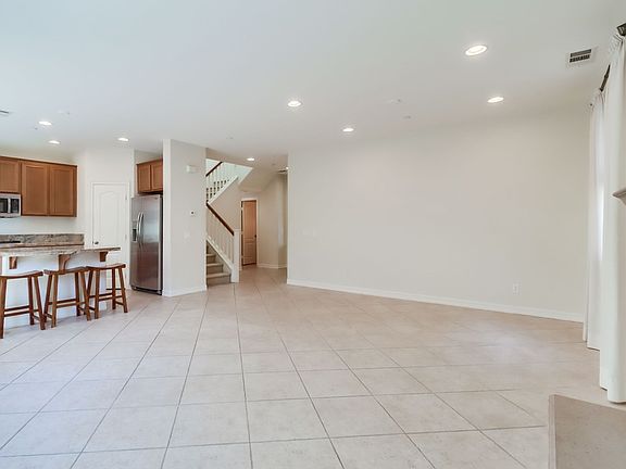 5th image of 17020 New Rochelle Way