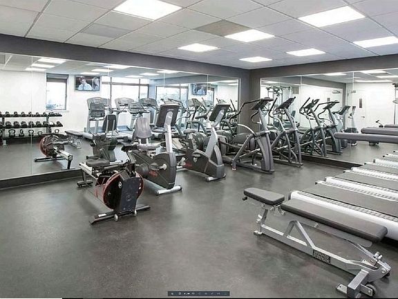 5th image of 300 W 55th St APT 3E