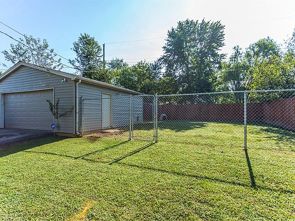 2nd image of 3608 Niles Dr