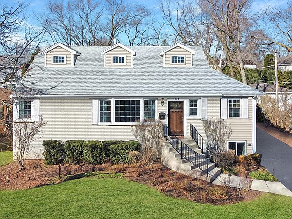 3rd image of 1332 Greenwood Ave