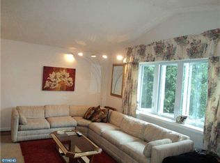 725 Charette Rd, Philadelphia, PA 19115