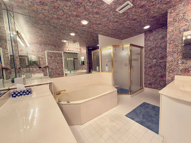 7922 Sandy Pointe Dr — Photo 33