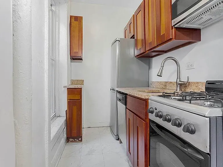 300 E 61st St #3E — Photo 3