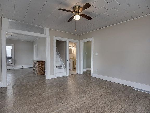5th image of 200 N Rutland Ave