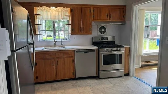 46 Newcomb Rd — Photo 4