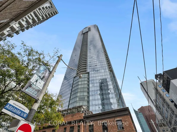 180 University Ave, Toronto, ON