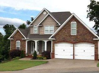 397 Kailors Cove Cir, Ringgold, GA 30736