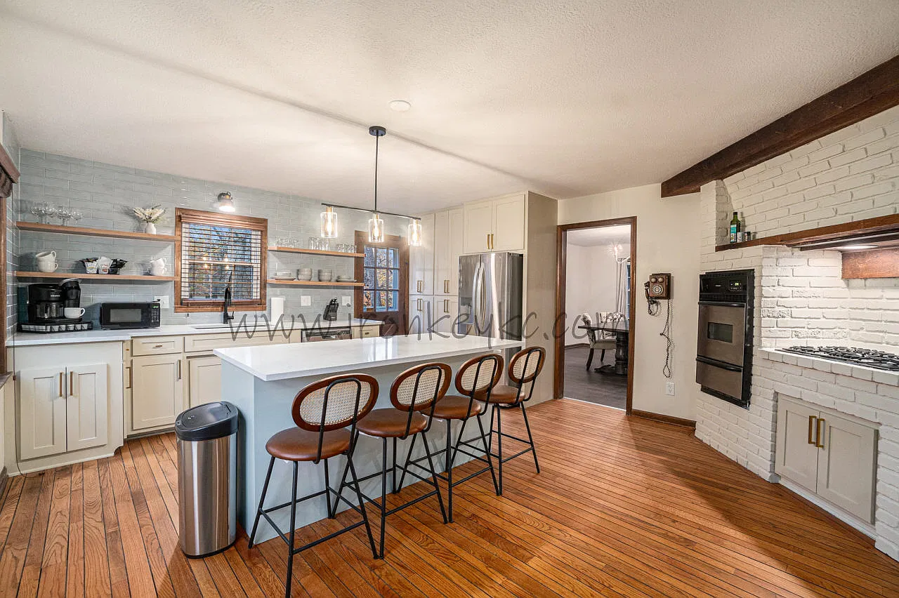 4 bed, 1952 sqft, $2,700 — Photo 4