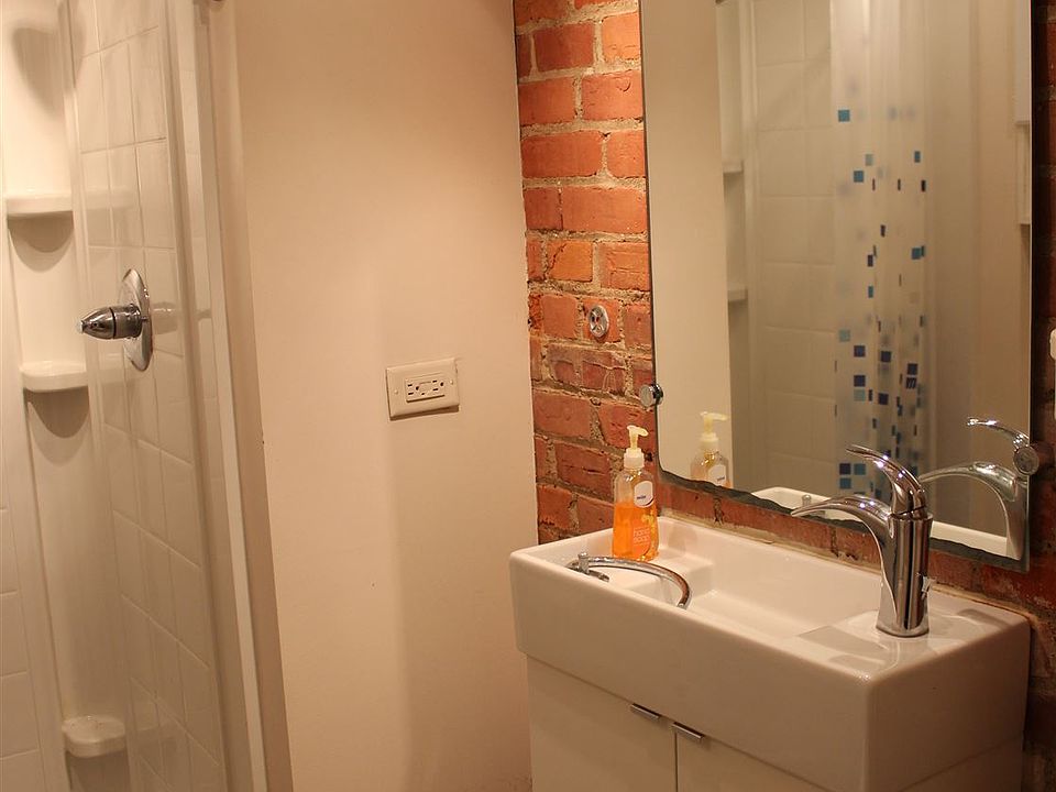 826 Tappan A Bath 1