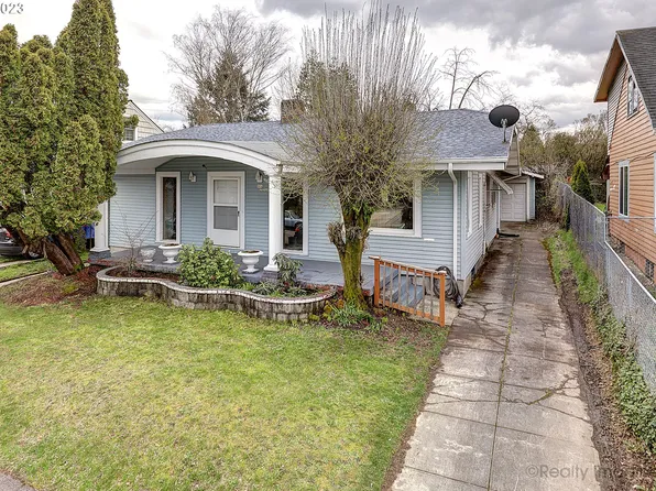 304 N Emerson St, Portland, OR 97217