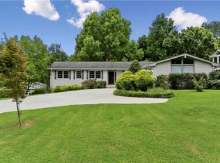 2649 Fontainebleau Dr, Dunwoody, GA 30360