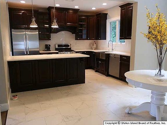 3rd image of 38 Elvira Ct
