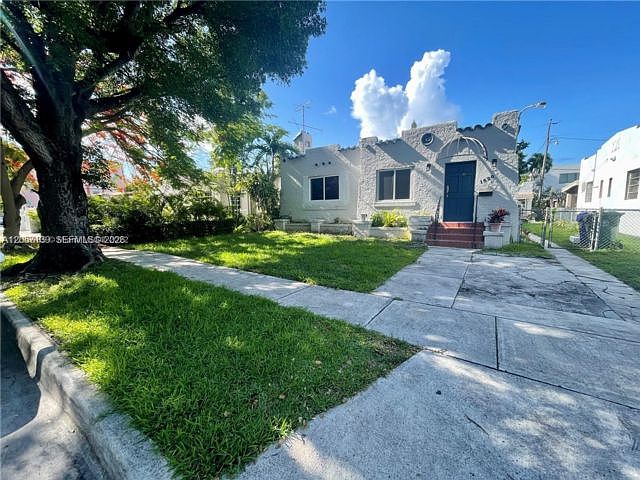 1st image of 1520 SW 10th St