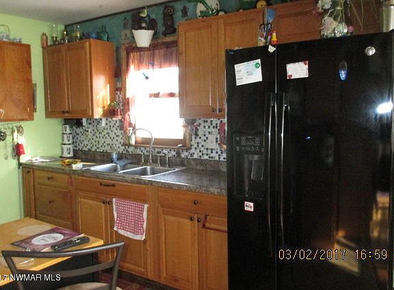 4th image of 106 Polk St