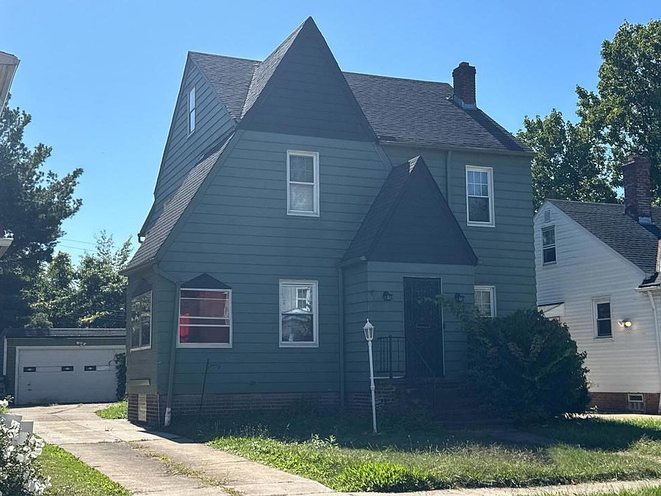 2nd image of 1490 E 204th St