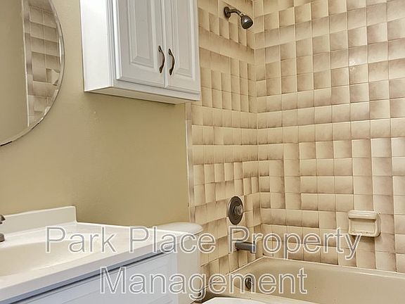 4th image of 3225 Oak Lawn Pl #203
