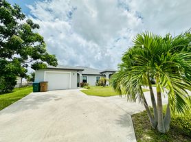 3418 SW 17th Ave, Cape Coral, FL