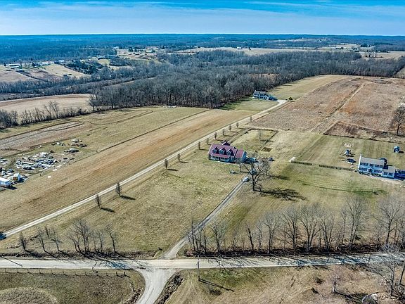 3rd image of 765 Carl Penn Rd