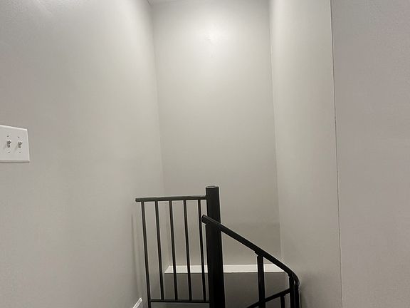 5th image of 112 E 7th St APT St2