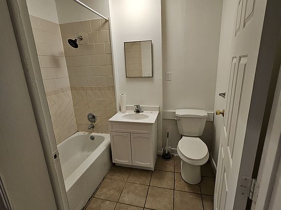 4th image of 515 8th St APT 2
