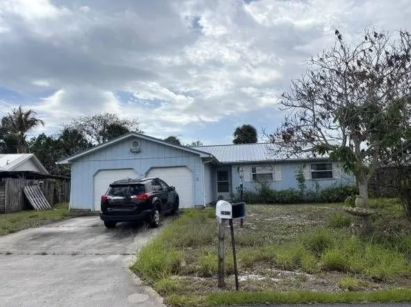 2077 NE 21st Ter, Jensen Beach, FL 34957