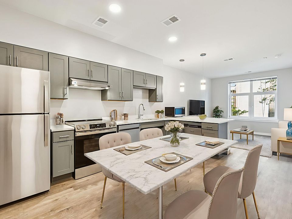 1st image of 435 Edgewood St NE #307