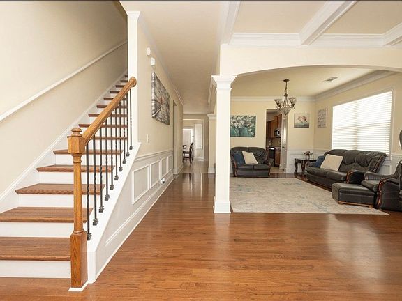 4th image of 2662 Honeysuckle Dr